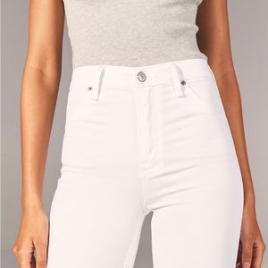Abercrombie High Rise Jean Leggings in WHITE